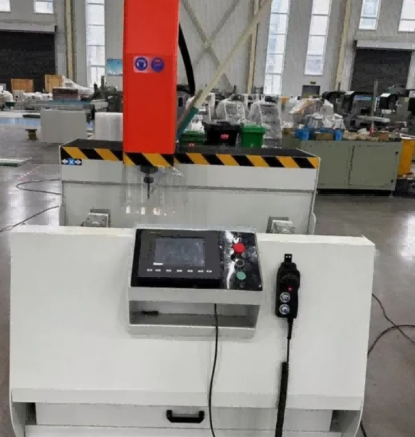 Pusat Pemesinan CNC Kekakuan Tinggi 3 Sumbu 800mm | Dibuat Khusus untuk Ekstrusi Aluminium Industri