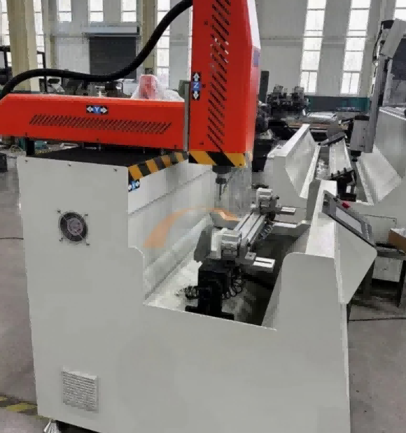 Pusat Pemesinan CNC Presisi Kekakuan Tinggi 800mm untuk Profil Aluminium Industri Bagian Besar