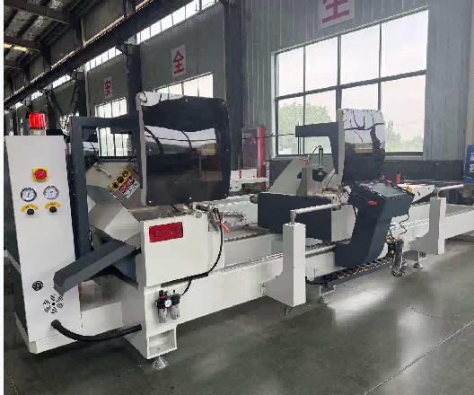 Gergaji Pemotong Dua Kepala CNC dengan akurasi tinggi untuk Pemotongan 45° dan 90°