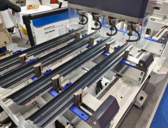 Mesin Pengeboran Dinding Tirai Aluminium CNC 4 Kepala Presisi